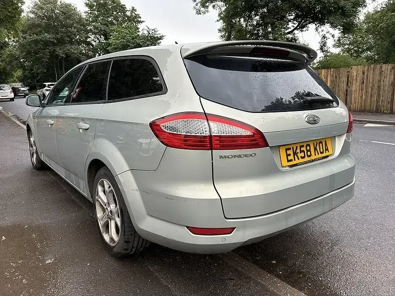 Used Ford Mondeo Zetec 140 HP (102 kW) 2008 Silver Estate