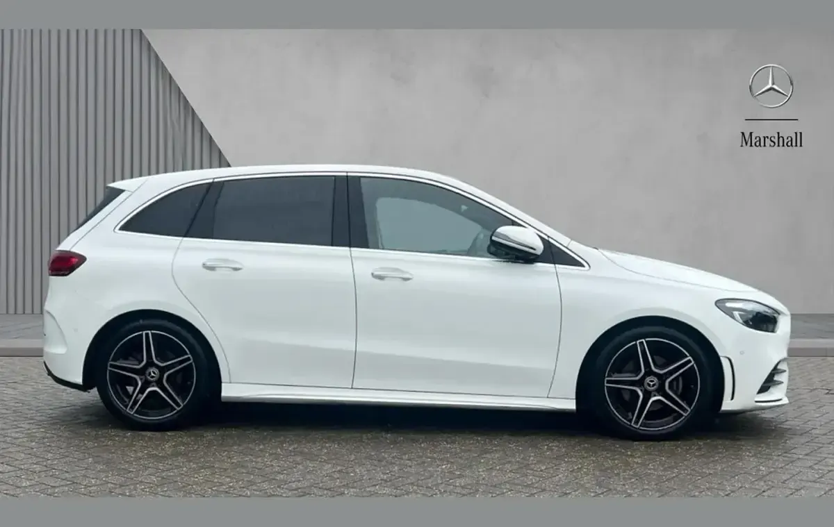 Used Mercedes B200 Executive 161 HP (118 kW) 2024 White Hatchback
