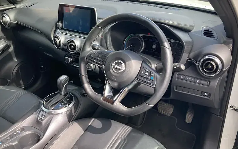 Used Nissan Juke Tekna 143 HP (105 kW) 2023 White SUV