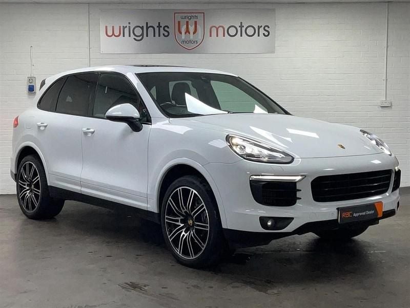 Used Porsche Cayenne Platinum Edition 262 HP (192 kW) 2017 White SUV