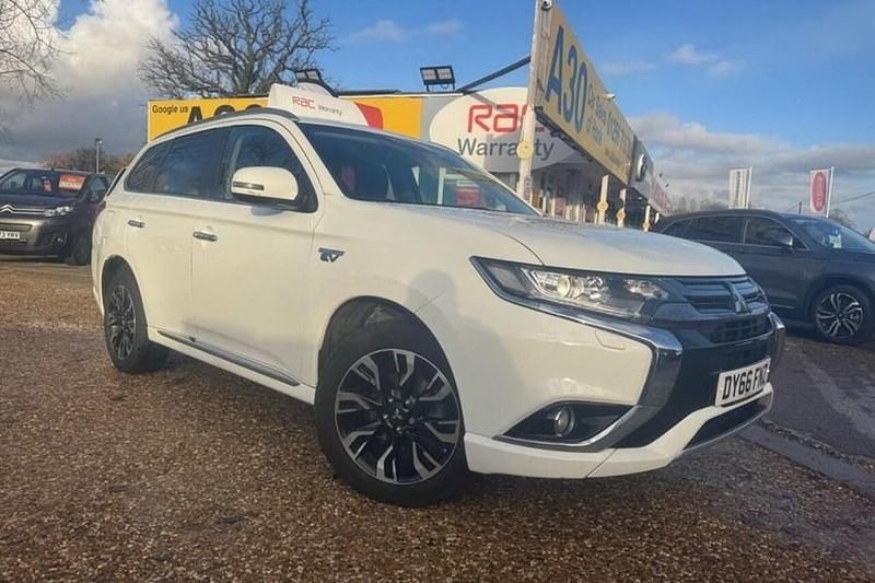 White Used 2016 Mitsubishi Outlander P-HEV SUV | £9,999 (Fair price) - Image 1/1