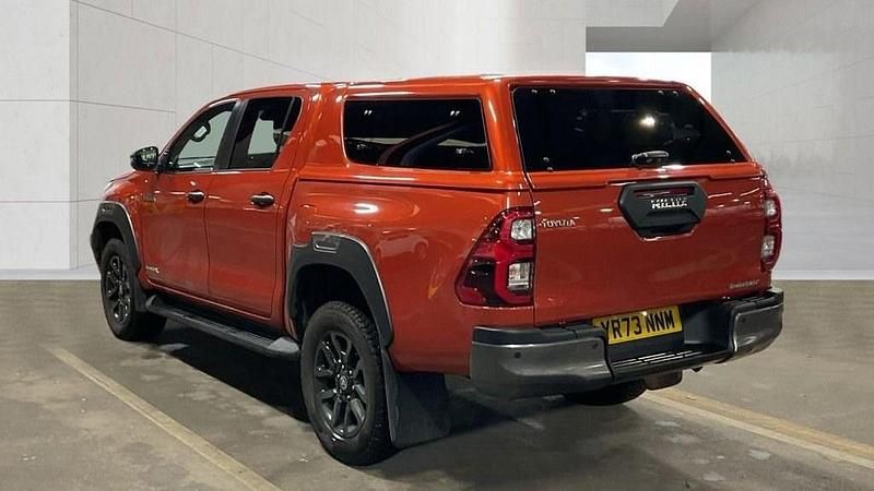 Used Toyota HiLux 204 HP (150 kW) 2023 Orange Pickup