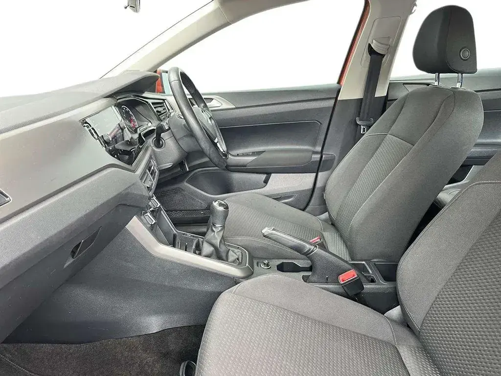Used VW Polo SE 65 HP (47 kW) 2019 Orange Hatchback