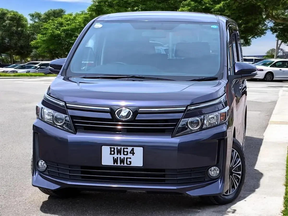 Used Toyota Voxy 2014 Purple MPV