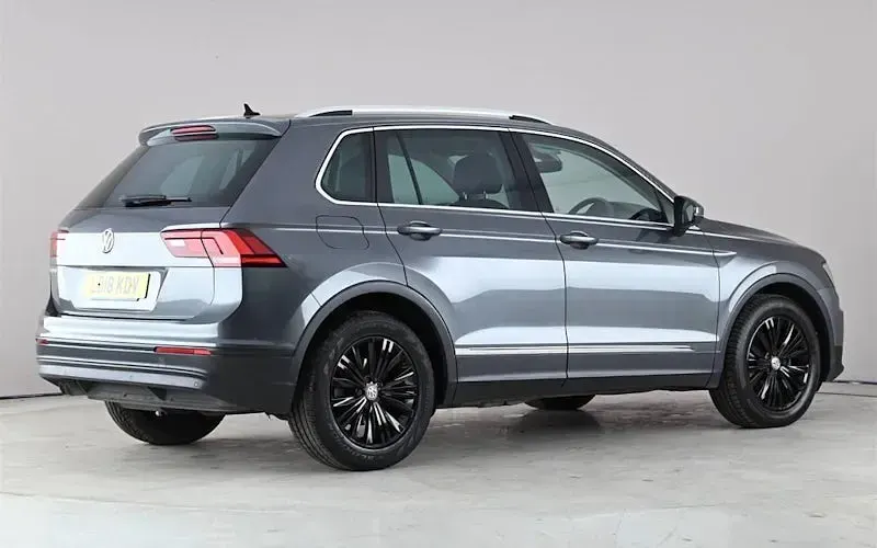 Używany VW Tiguan SE 150 KM (110 kW) 2018 Szary SUV