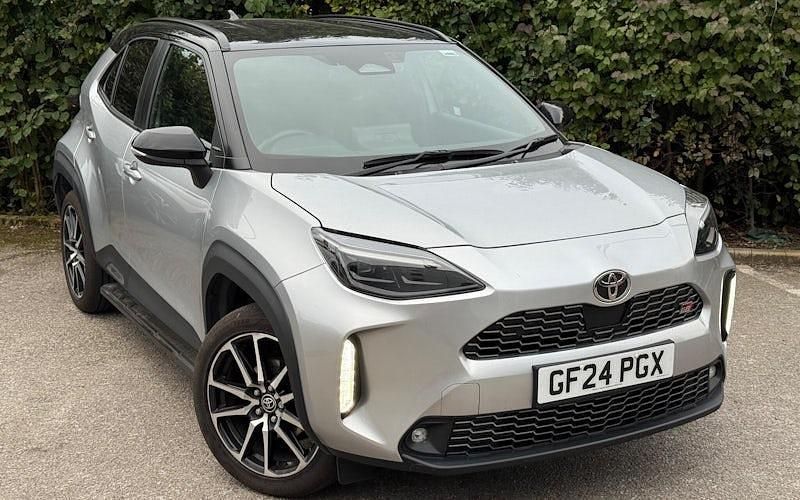 Used 2025 Toyota Yaris Hybrid Sport Estate | £26,999 (Fair price) - Image 1/3