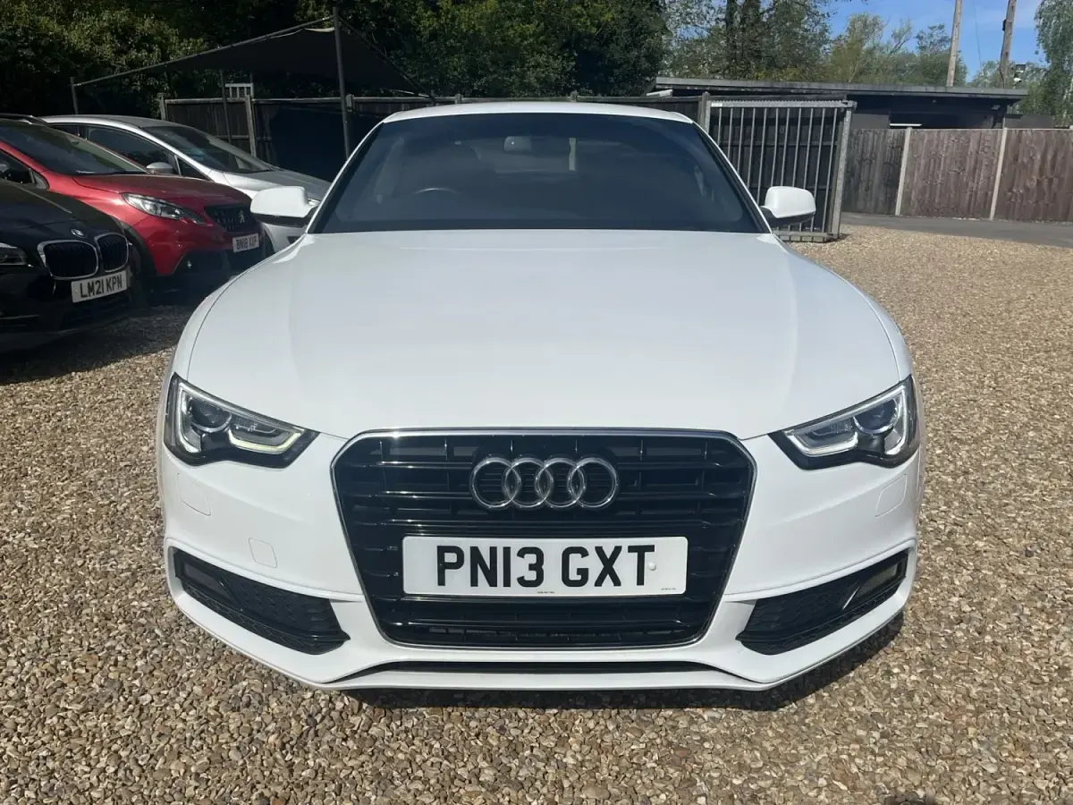 Usado Audi A5 S-Line 177 HP (130 kW) 2013 Branco Coupé