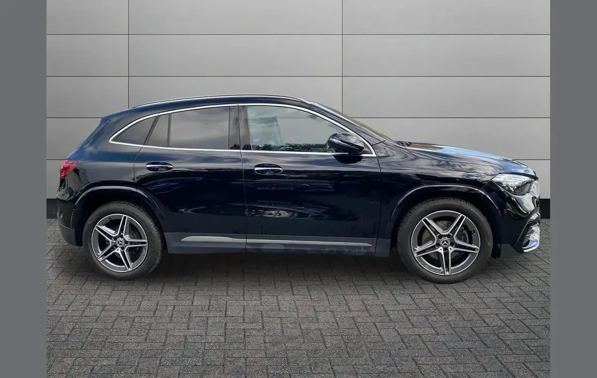 Used Mercedes GLA200 AMG Line Premium 161 HP (118 kW) 2023 Black SUV