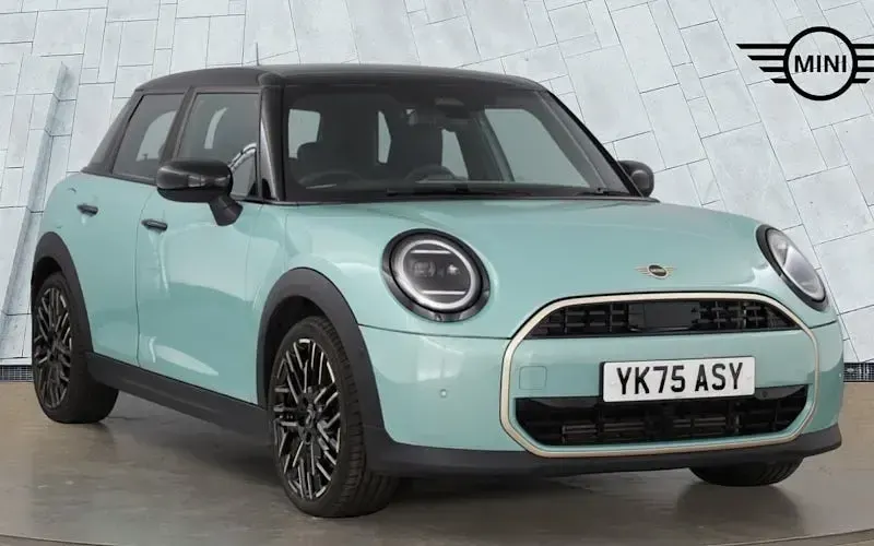 Used Mini Cooper Exclusive 114 kW (156 HP) 2026 Hatchback