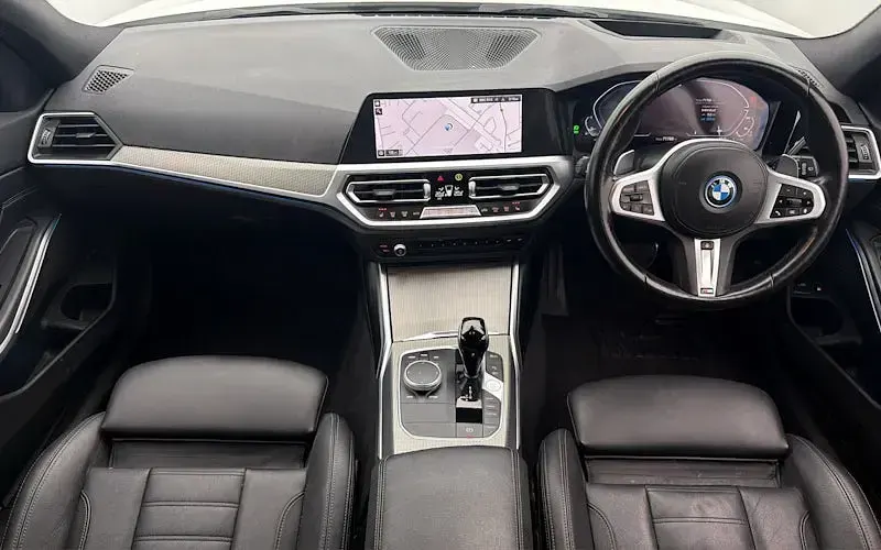 Used BMW 330e M Sport 292 HP (214 kW) 2022 White Estate