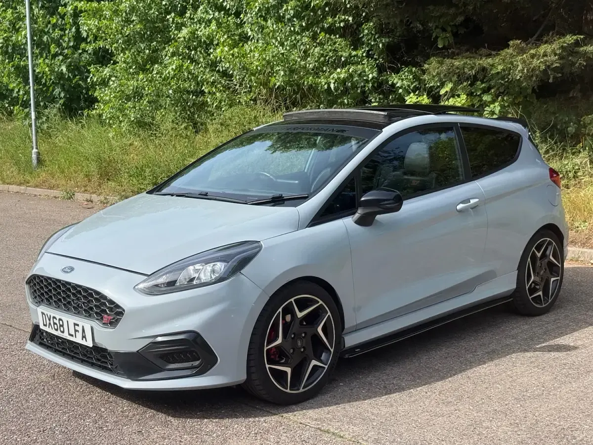 Used Ford Fiesta ST 200 HP (147 kW) 2018 Silver Hatchback