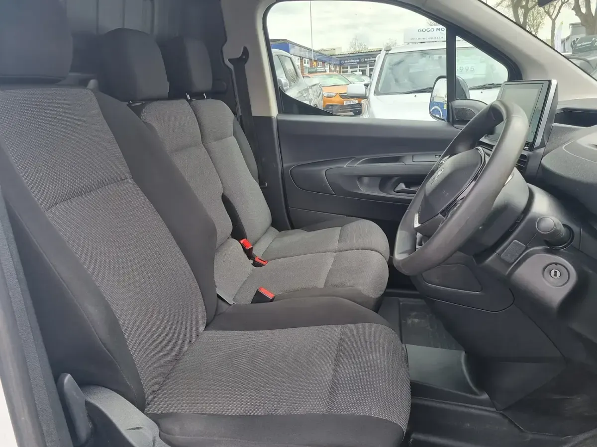 Used Peugeot Partner Premium 2021 White MPV