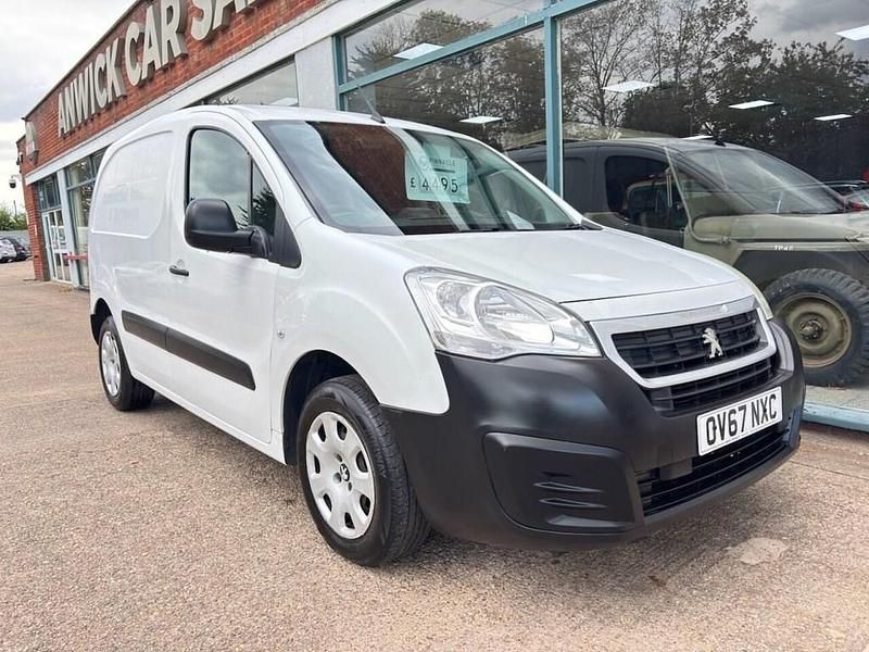 White Used 2017 Peugeot Partner S MPV | £4,495 (Fair price) - Image 1/4