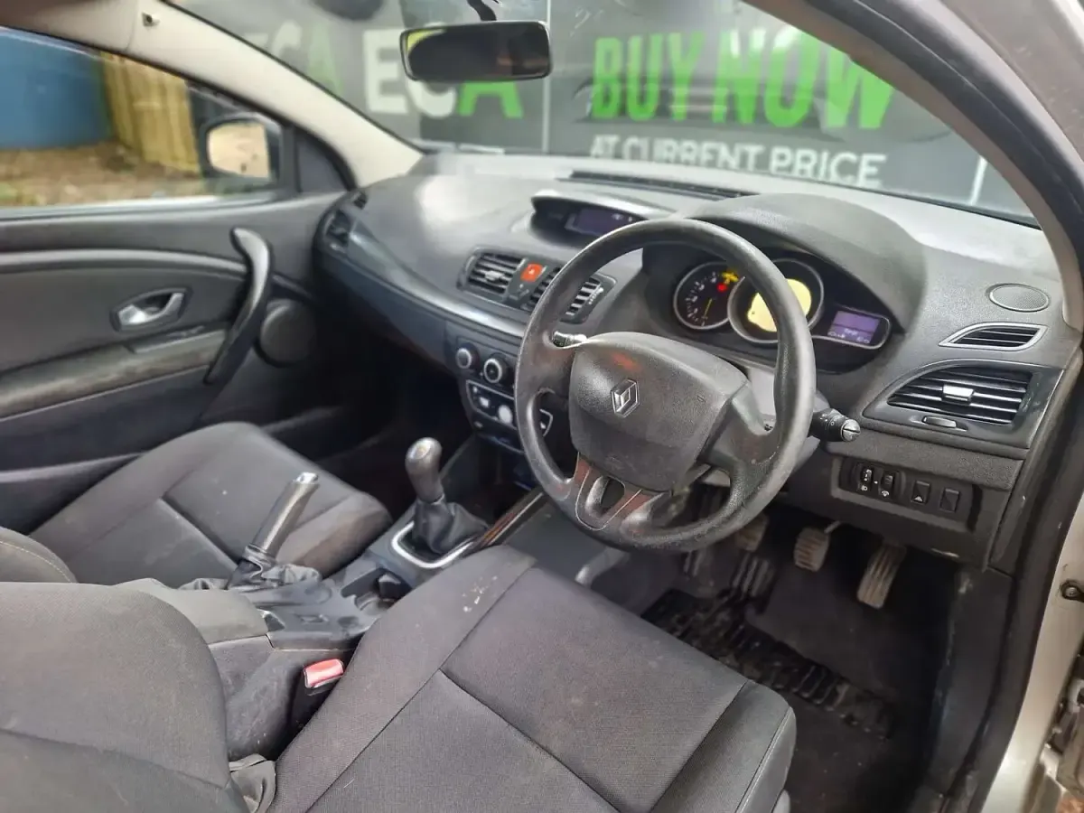 Used Renault Mégane Coupé Expression 86 HP (63 kW) 2009 Silver Coupe