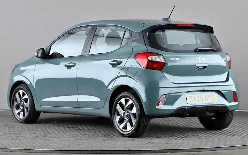 Used Hyundai i10 Advanced 79 HP (58 kW) 2025 Green Hatchback