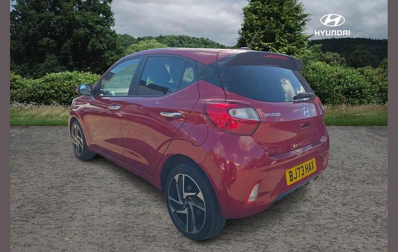 Used Hyundai i10 Premium 65 HP (47 kW) 2023 Red Hatchback