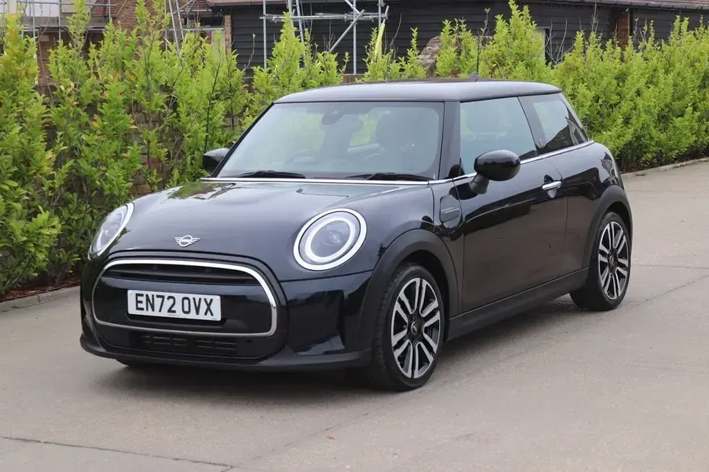 Used Mini Cooper Exclusive 2023 Blue/black Hatchback