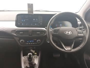 Used Hyundai i10 Premium 84 HP (61 kW) 2023 Green Hatchback