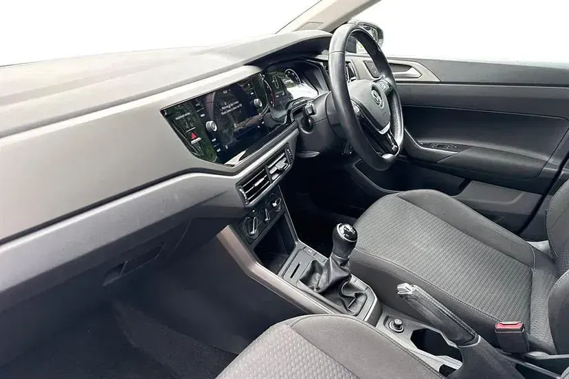 Used VW Polo SE 80 HP (58 kW) 2019 Urano grey Hatchback
