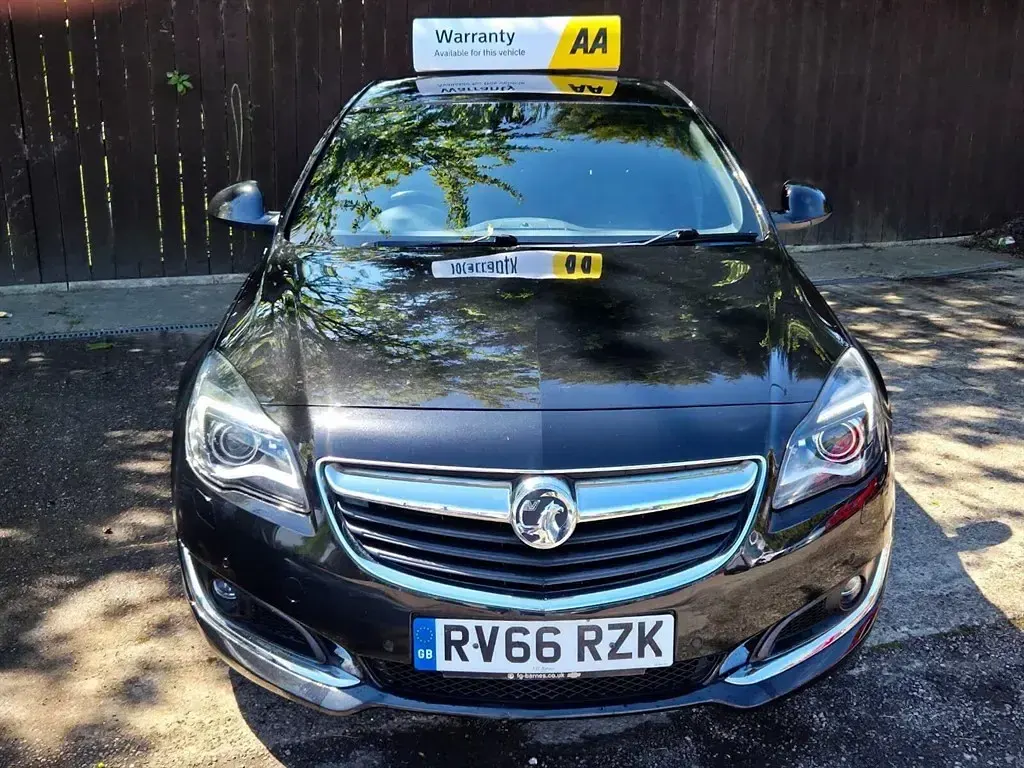 Used Vauxhall Insignia Edition 170 HP (125 kW) 2016 Black Hatchback