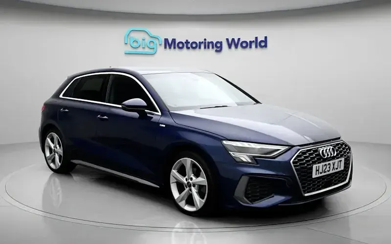 Begagnad Audi A3 Sportback S-Line 150 HK (110 kW) 2023 Blå Halvkombi