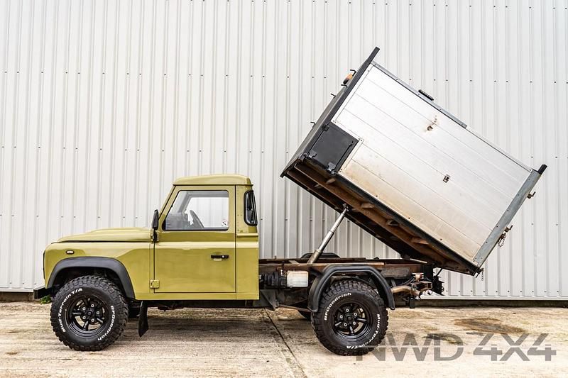 Green Used 2008 Land Rover Defender SUV | £17,990 (Good price) - Image 1/4
