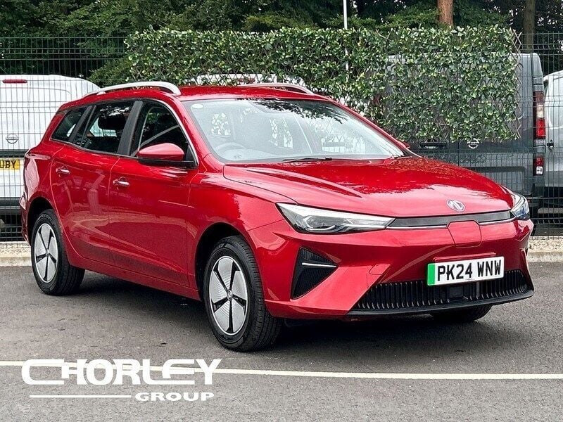 Dynamic red Used 2024 MG MG5 EV SE Estate | £19,751 (Fair price) - Image 1/4