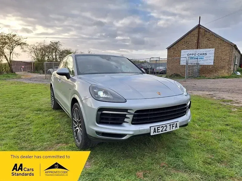 Begagnad Porsche Cayenne 462 HK (339 kW) 2022 Silver SUV