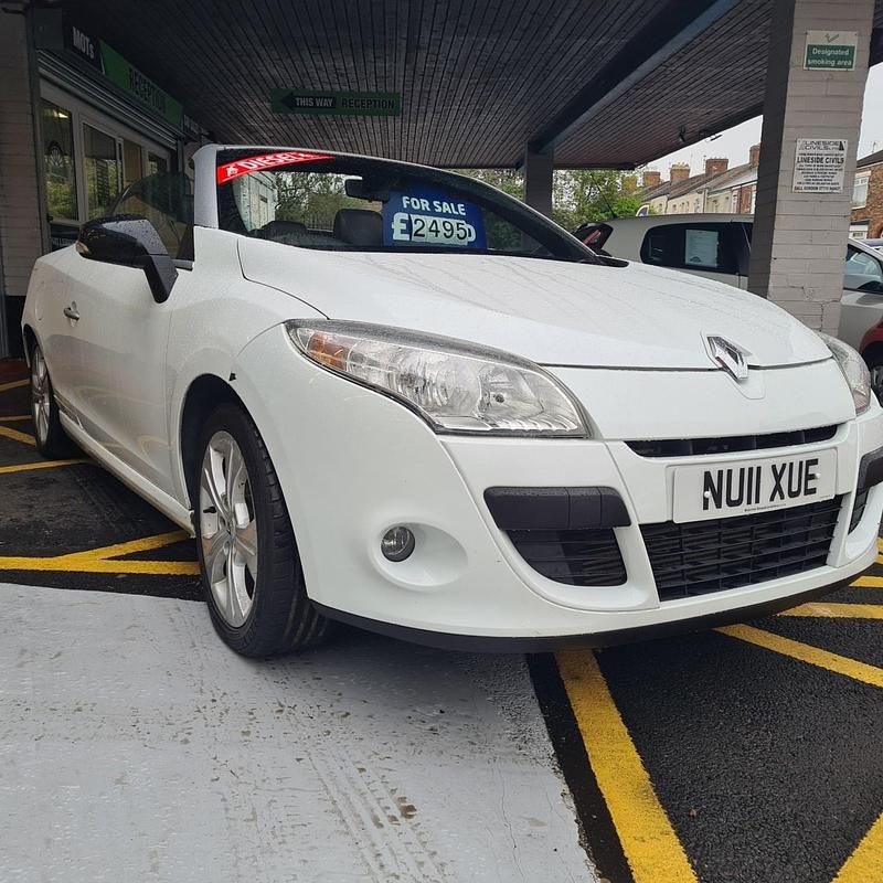 White Used 2011 Renault Mégane Cabriolet Dynamique Cabriolet | £1,995 - Image 1/4