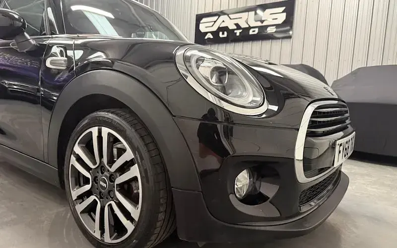 Used Mini Cooper Hatch 136 HP (100 kW) 2018 Black Hatchback