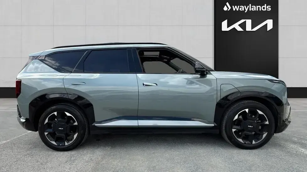 Used Kia EV5 GT-Line S 160 kW (218 HP) 2025 Green SUV