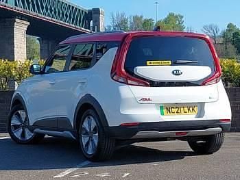 Used Kia Soul First Edition 150 kW (204 HP) 2021 White SUV