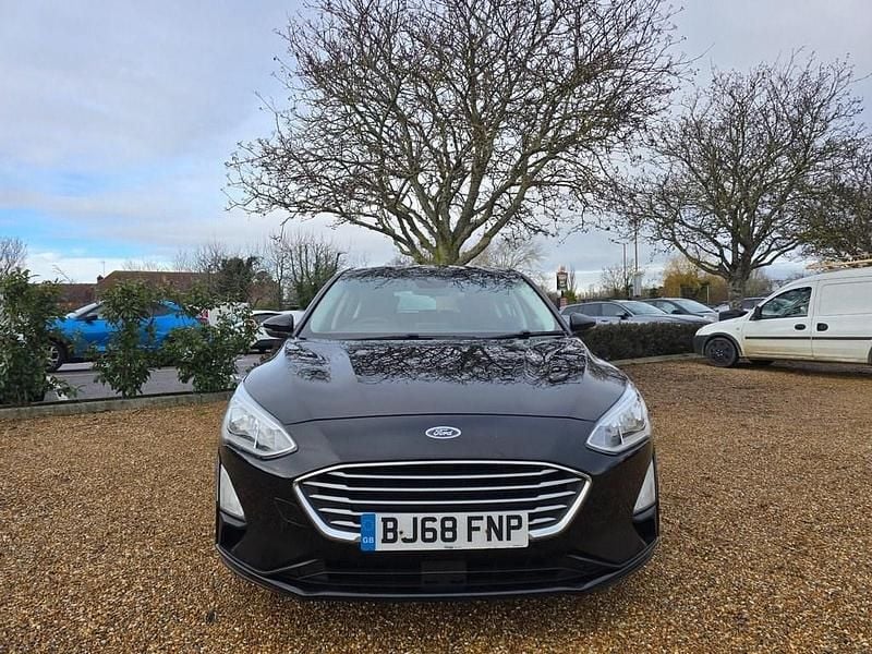 Gebraucht Ford Focus Zetec 120 PS (88 kW) 2018 Schwarz Kleinwagen