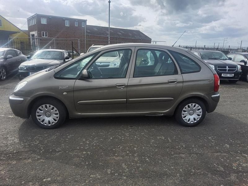 Usado Citroën Xsara Picasso 2010 Castanho Monovolume