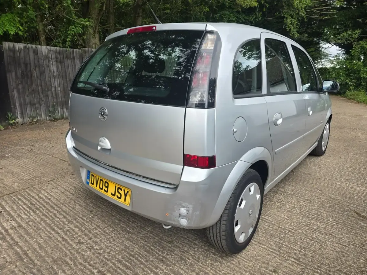 Begagnad Vauxhall Meriva Club 2009 Silver Minibuss