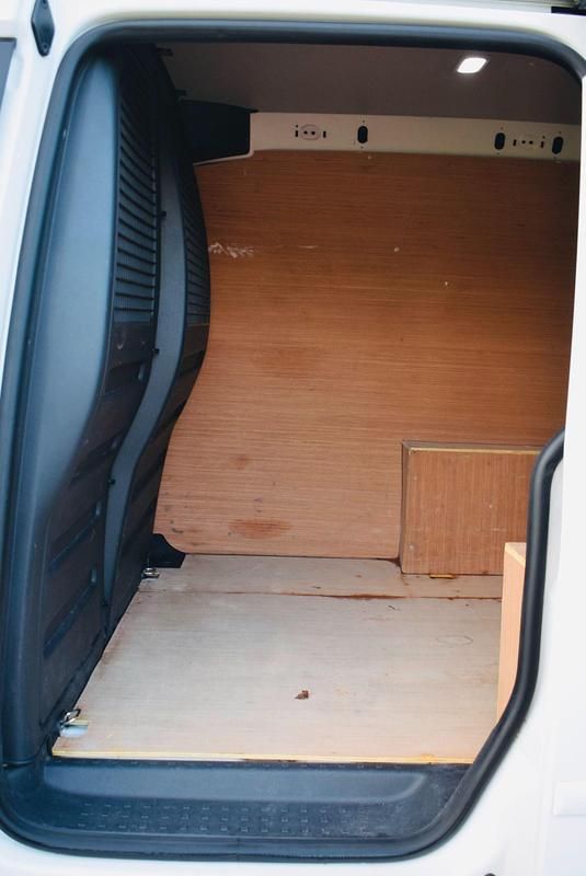 Image 3/4