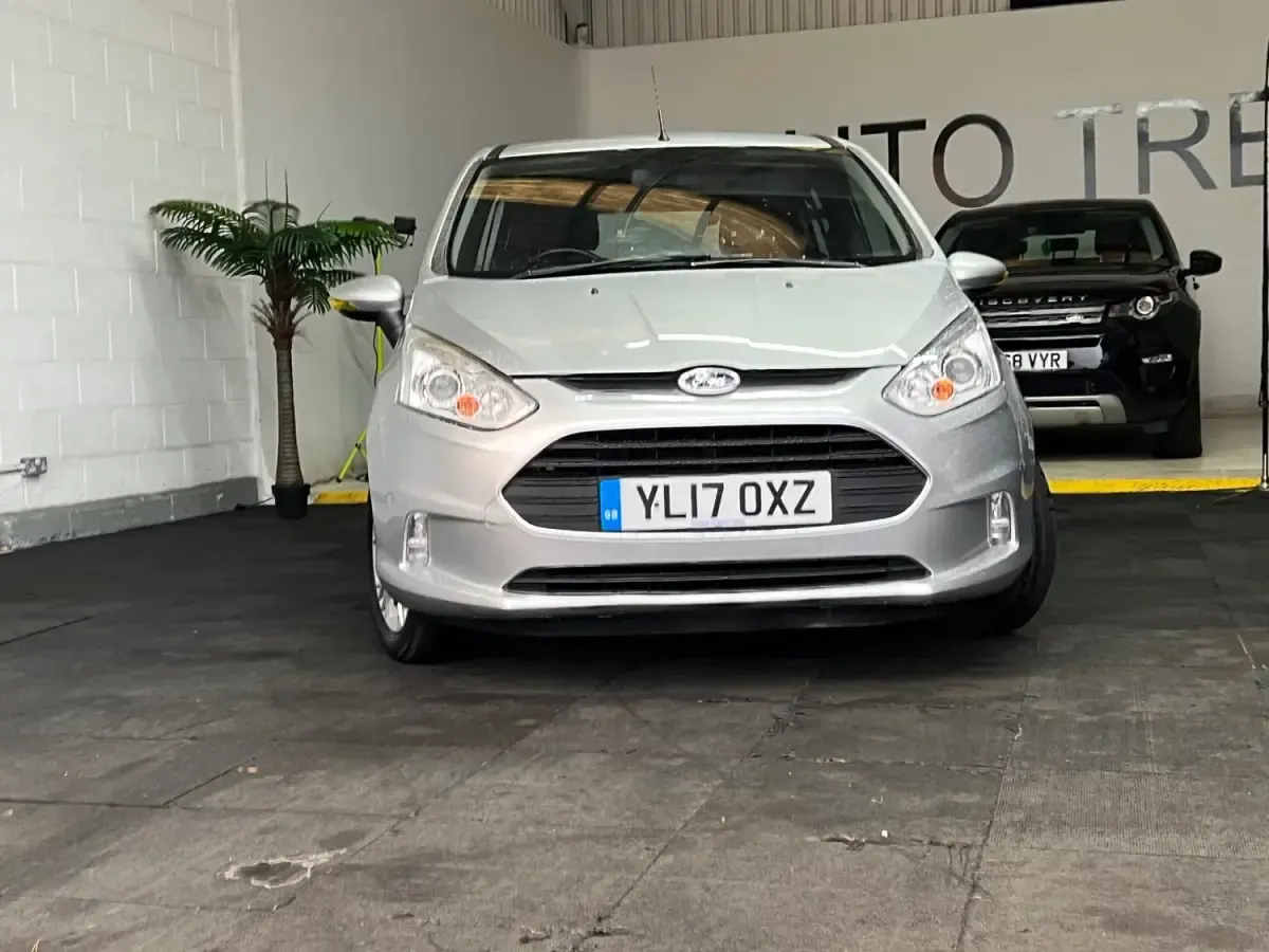 Begagnad Ford B-MAX Zetec 88 HK (64 kW) 2017 Silver Minibuss