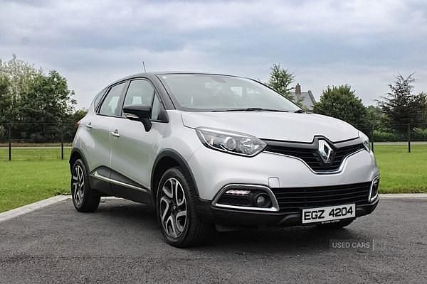 Silver/black Used 2016 Renault Captur Dynamique SUV | £6,450 (A bit pricey) - Image 1/4