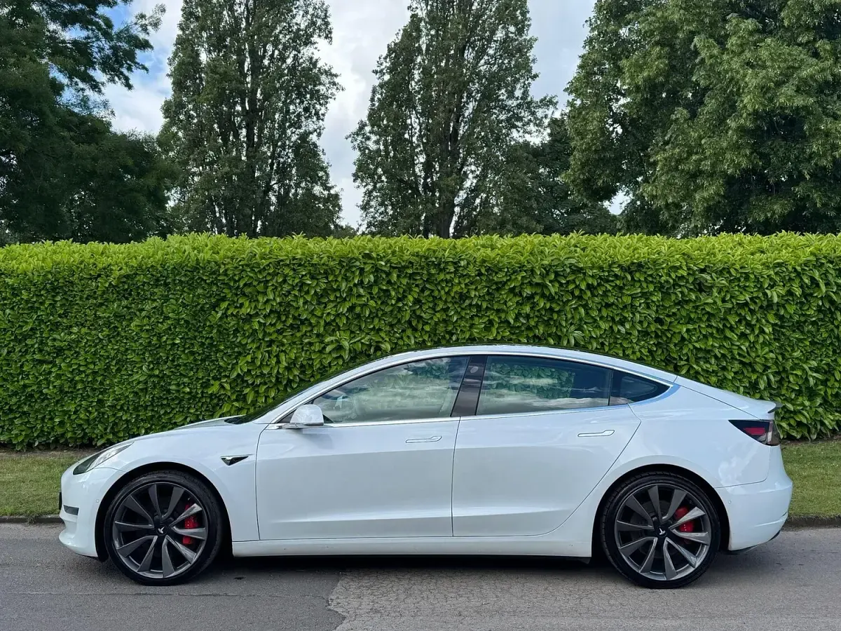 Used Tesla Model 3 Performance 461 kW (627 HP) 2020 White Sedan
