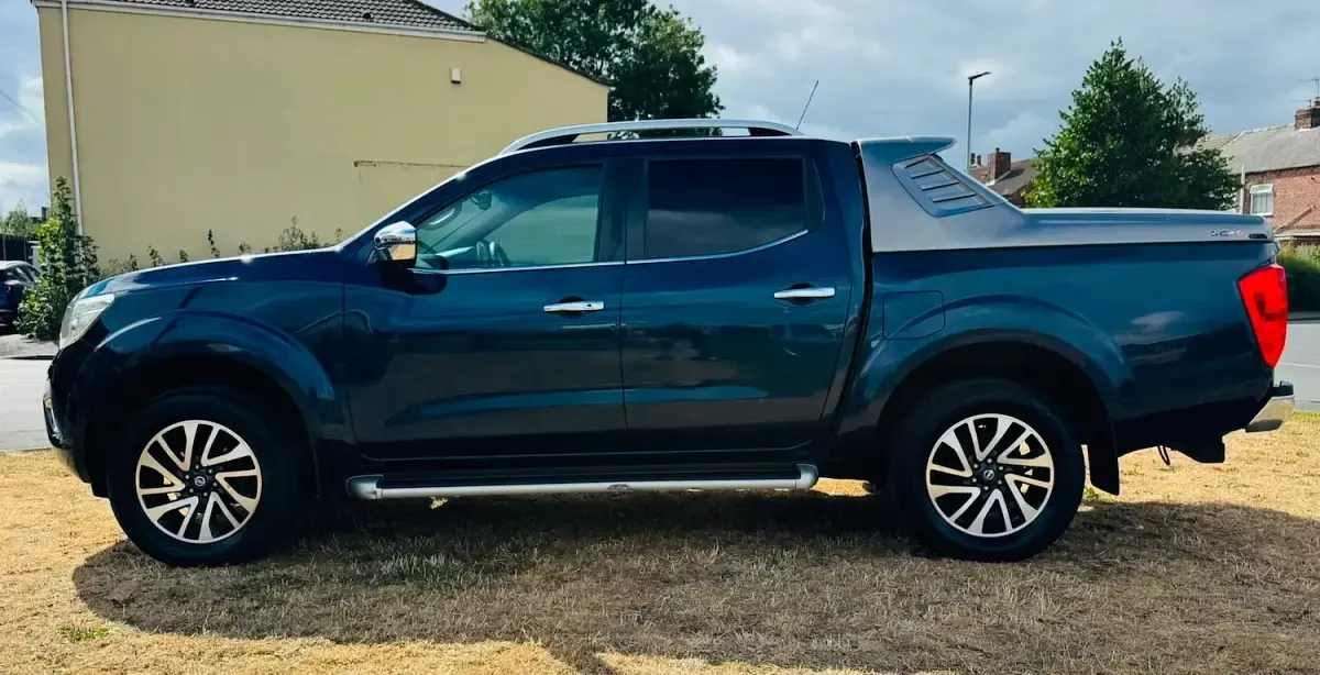 Used Nissan Navara Tekna 190 HP (139 kW) 2017 Blue Pickup