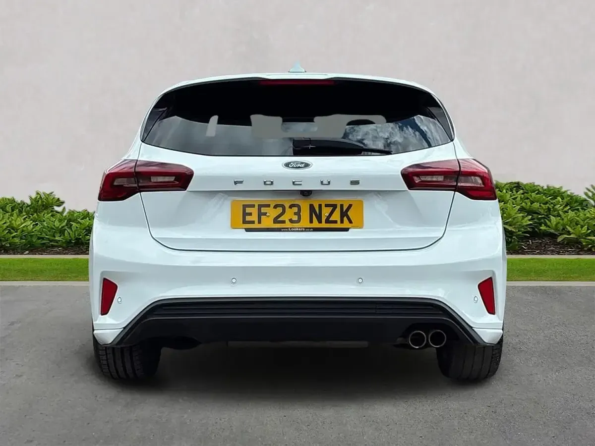 Used Ford Focus ST-Line X 125 HP (91 kW) 2023 White Hatchback