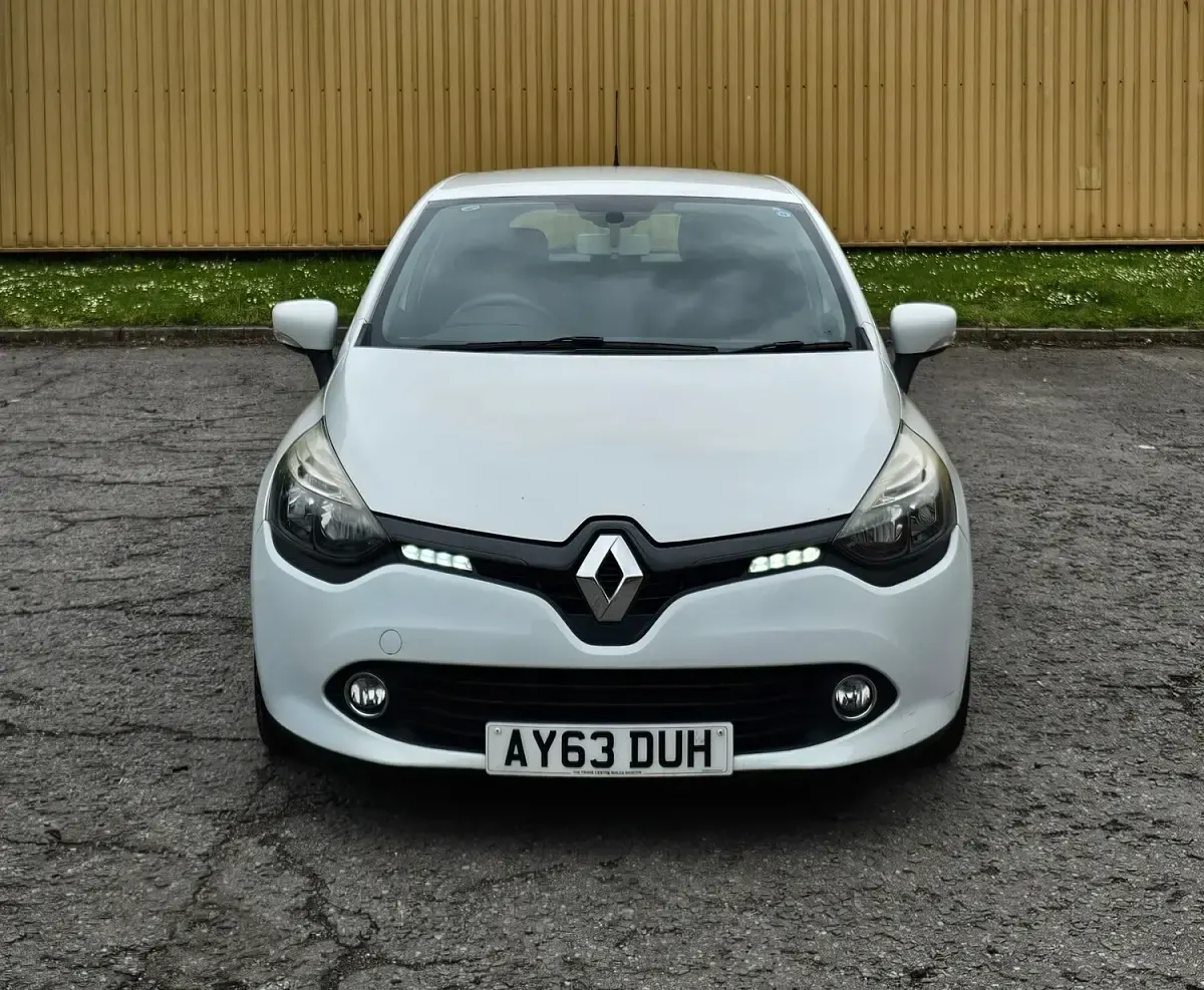 Used Renault Clio IV Expression+ 2013 White Hatchback