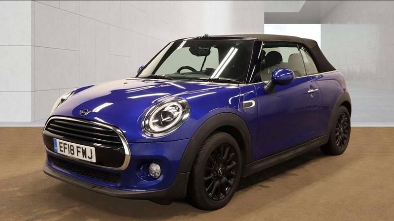 Begagnad Mini Cooper Cabriolet 2018 Blå Cab