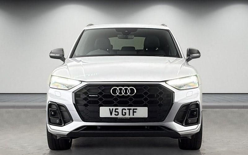 Usado Audi Q5 Design 204 CV (150 kW) 2022 Plateado SUV