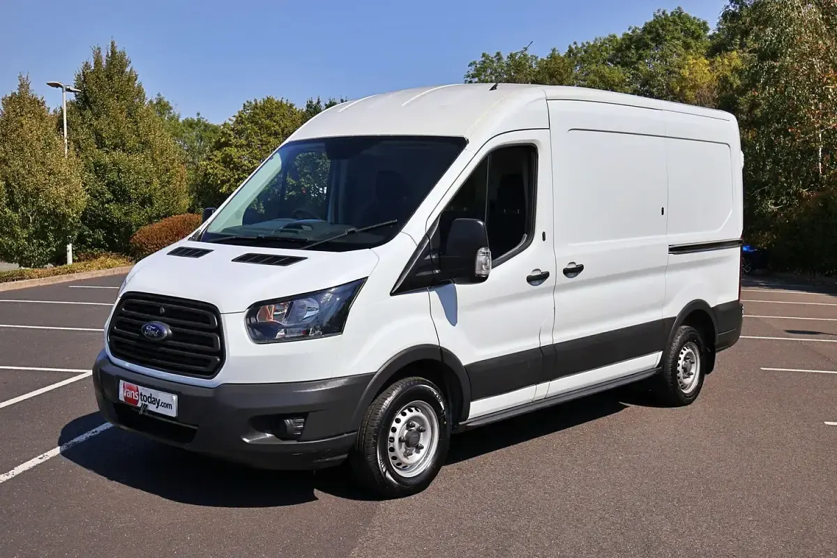 Used Ford Transit 130 HP (95 kW) 2018 White Van