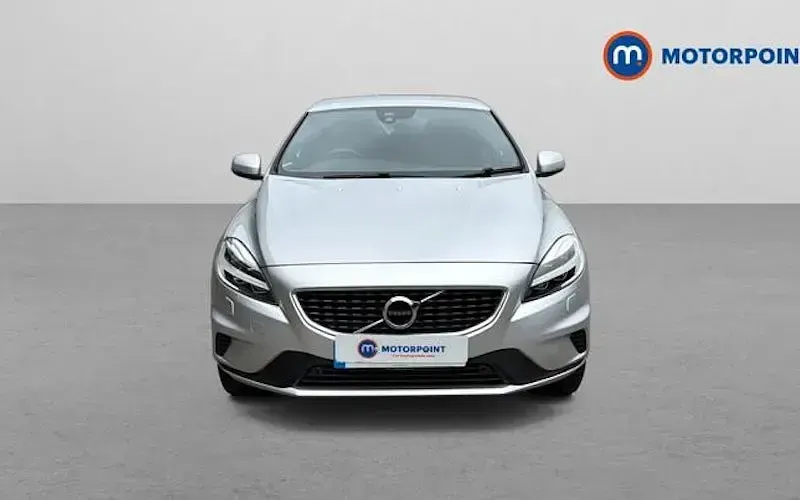 Used Volvo V40 R-Design 122 HP (89 kW) 2019 Silver Hatchback