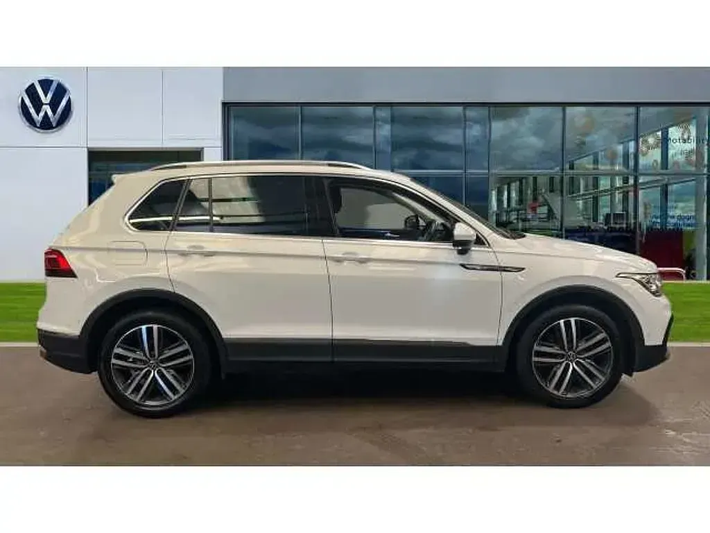 Used VW Tiguan Elegance 150 HP (110 kW) 2023 White SUV