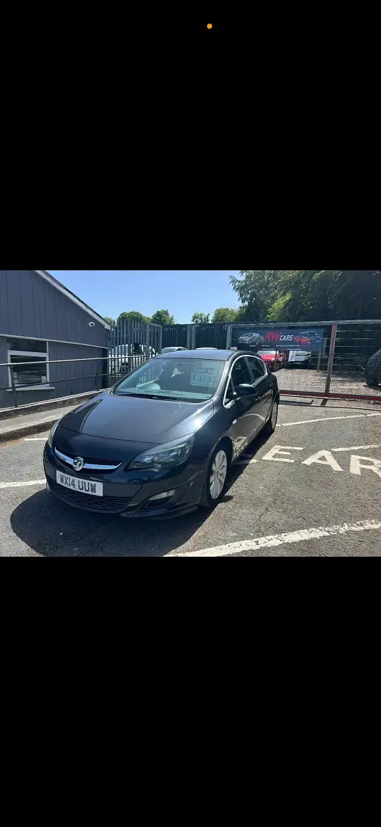 Used Vauxhall Astra 130 HP (95 kW) 2014 Black Hatchback
