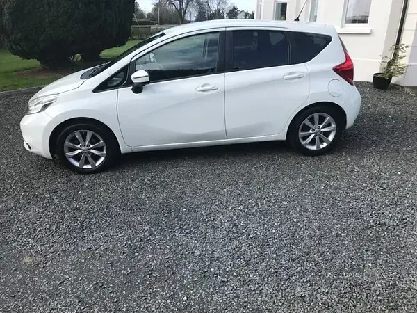 Used Nissan Note Tekna 90 HP (66 kW) 2013 White Hatchback