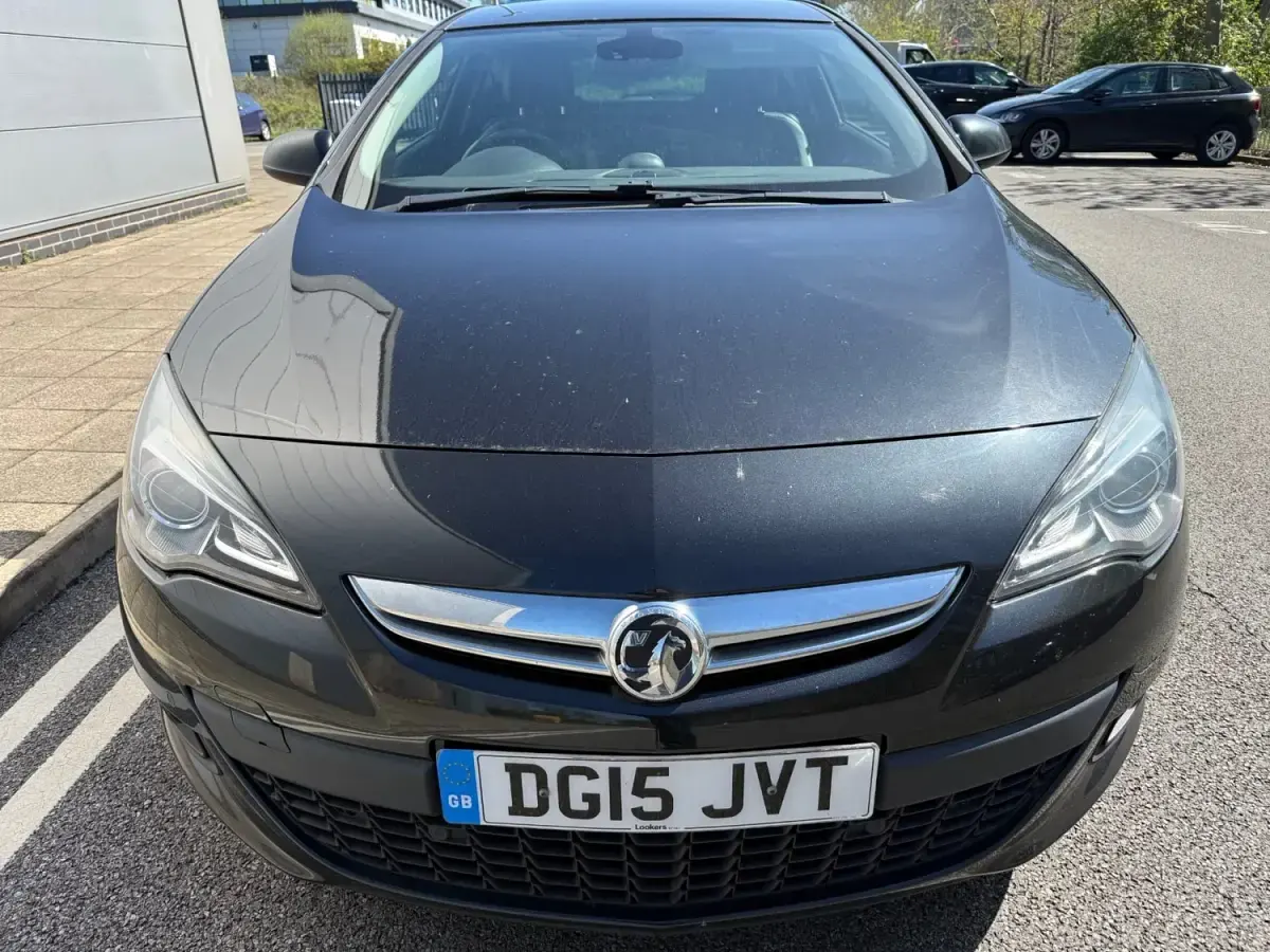 Używany Vauxhall Astra GTC SRi 2015 Czarny Hatchback